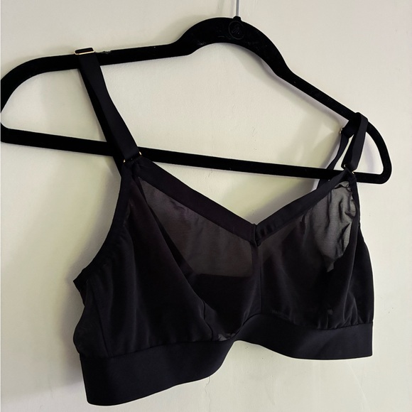 Harper Wilde ComfortMesh™ Triangle
Soft Sheer Bralette XL - Picture 3 of 13
